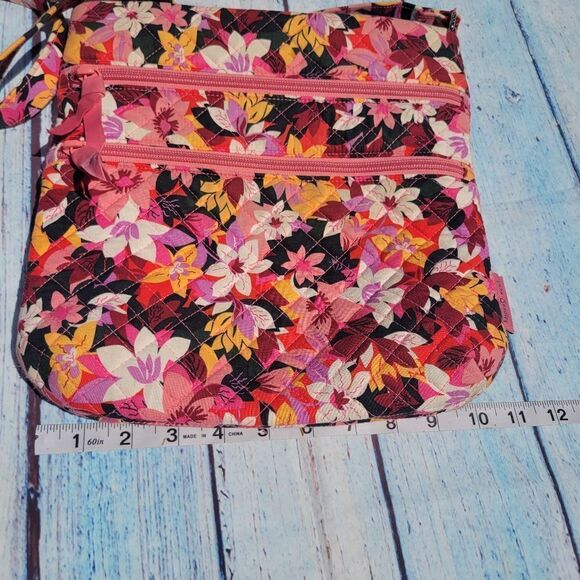 Vera Bradley Women's Triple Zip Multicolor Floral print Crossbody Hipster Bag - Picture 6 of 13